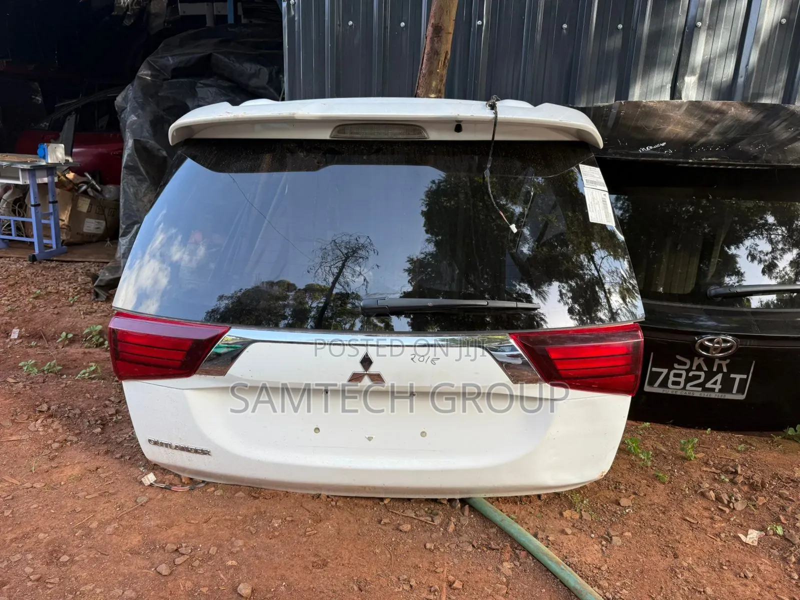 2018 Mitsubishi Outlander Boot