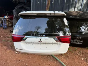 2018 Mitsubishi Outlander Boot