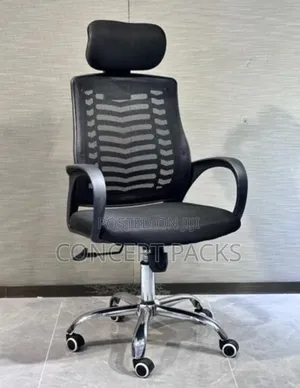 Ergonomic Mesh Office Chair With Adjustable Headrest.