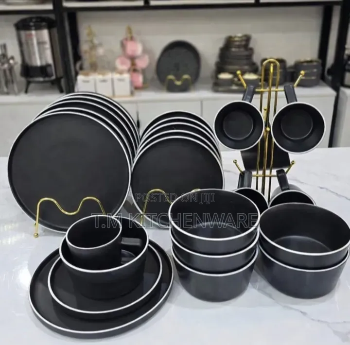 24 Pieces Black Dinnerset