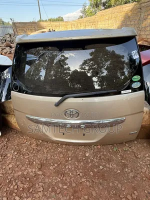 Toyota Ist Boot Door Available