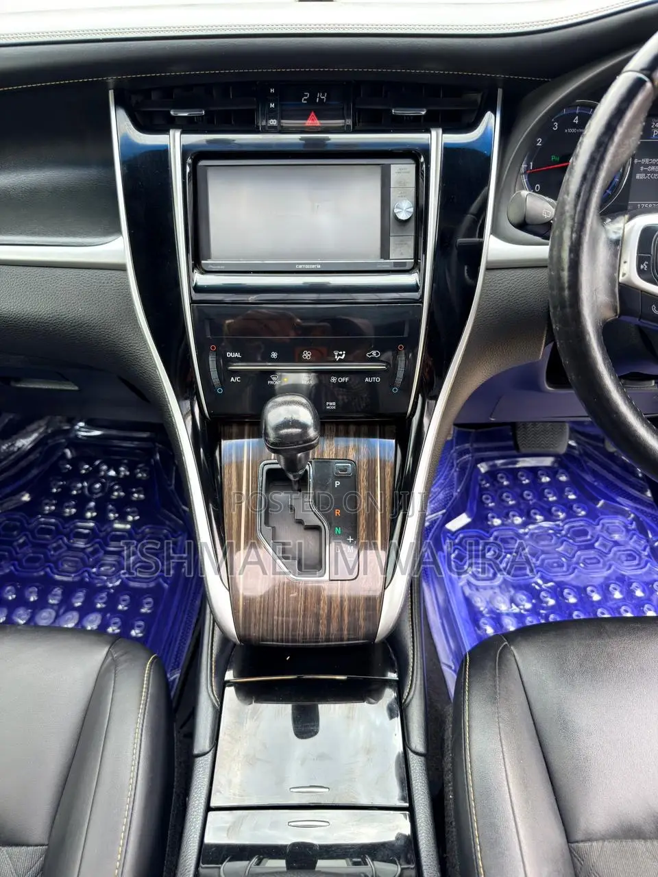 Toyota Harrier 2.0 2014 Black