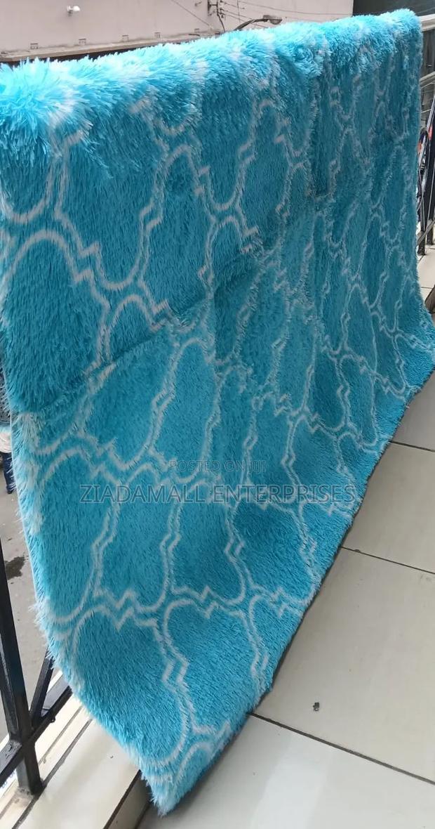 Fluffy Carpet Elegant 5×8 Fluffy Rug – Comfort Meets Style