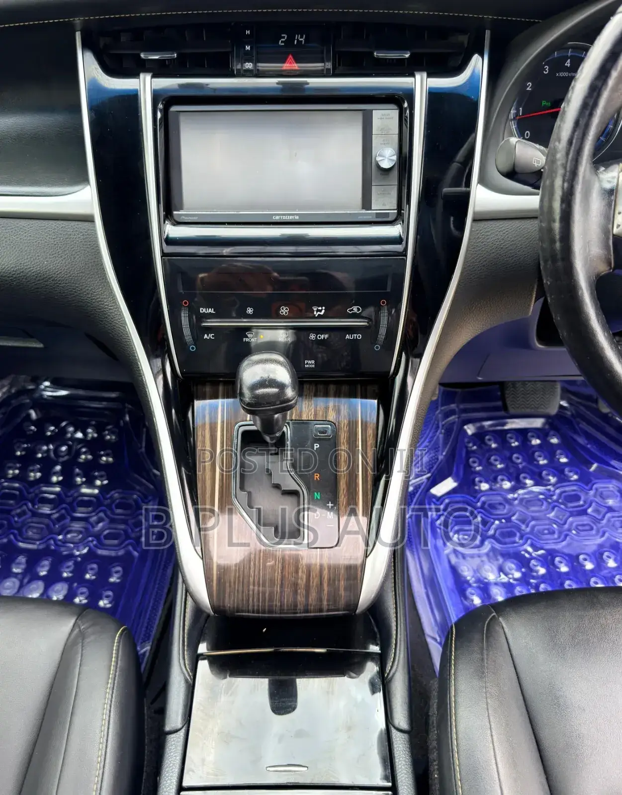 Toyota Harrier 2.0 2015 Black