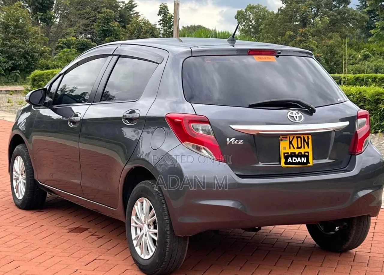 Toyota Vitz 2016 Gray
