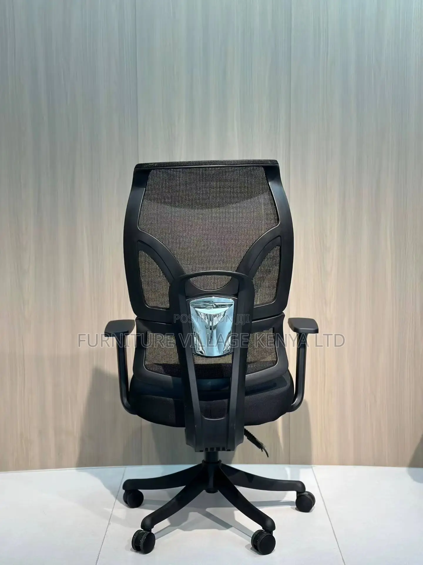 Office Ergonomic Chair With Adjustable Arms.