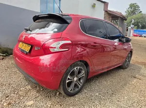 Peugeot 208 2015 Red