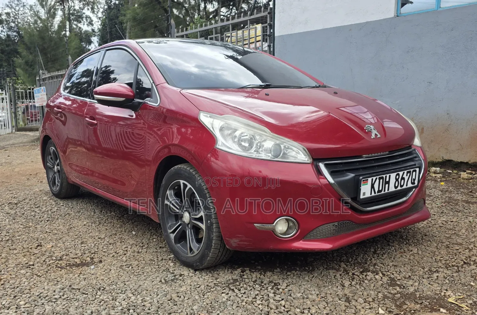 Peugeot 208 2015 Red