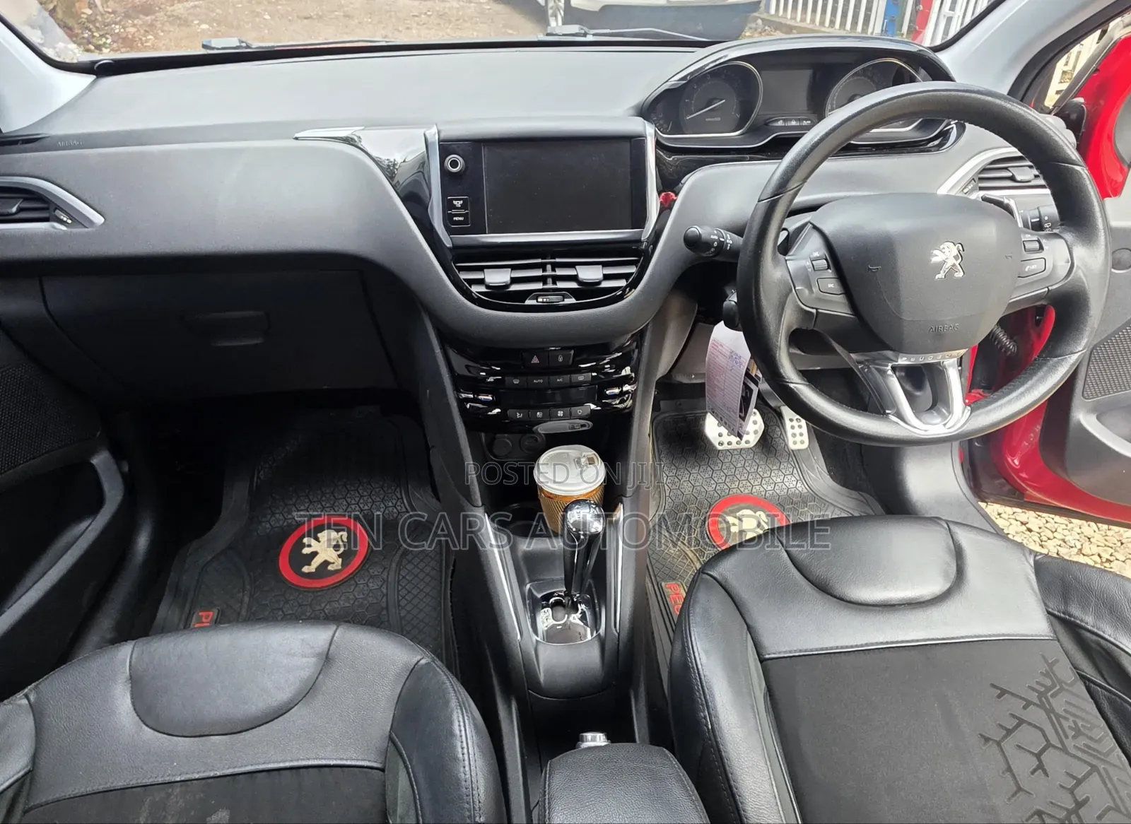 Peugeot 208 2015 Red
