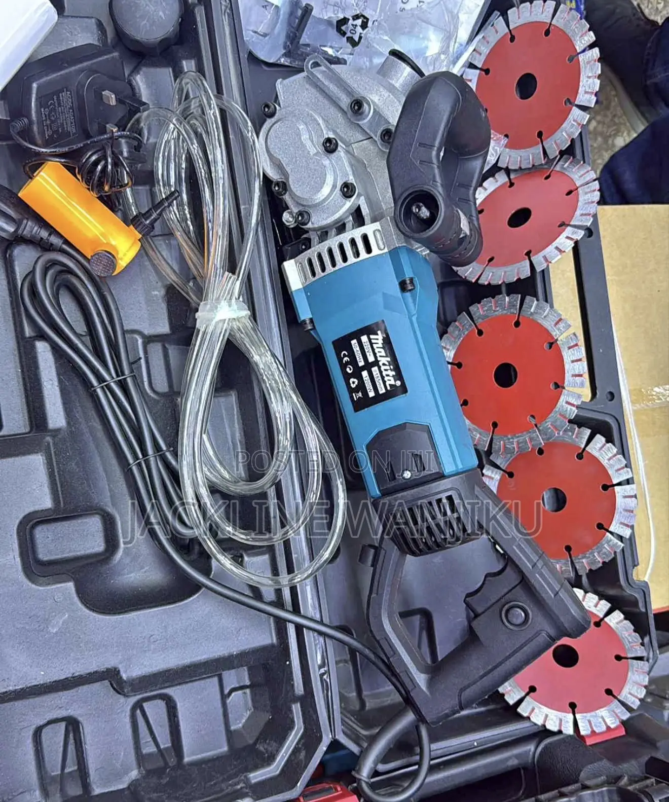Makita Wallchaser Machine