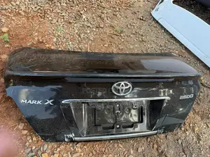 Toyota Mark X Boot Door