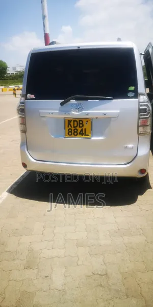 Toyota Voxy 2013 Grey