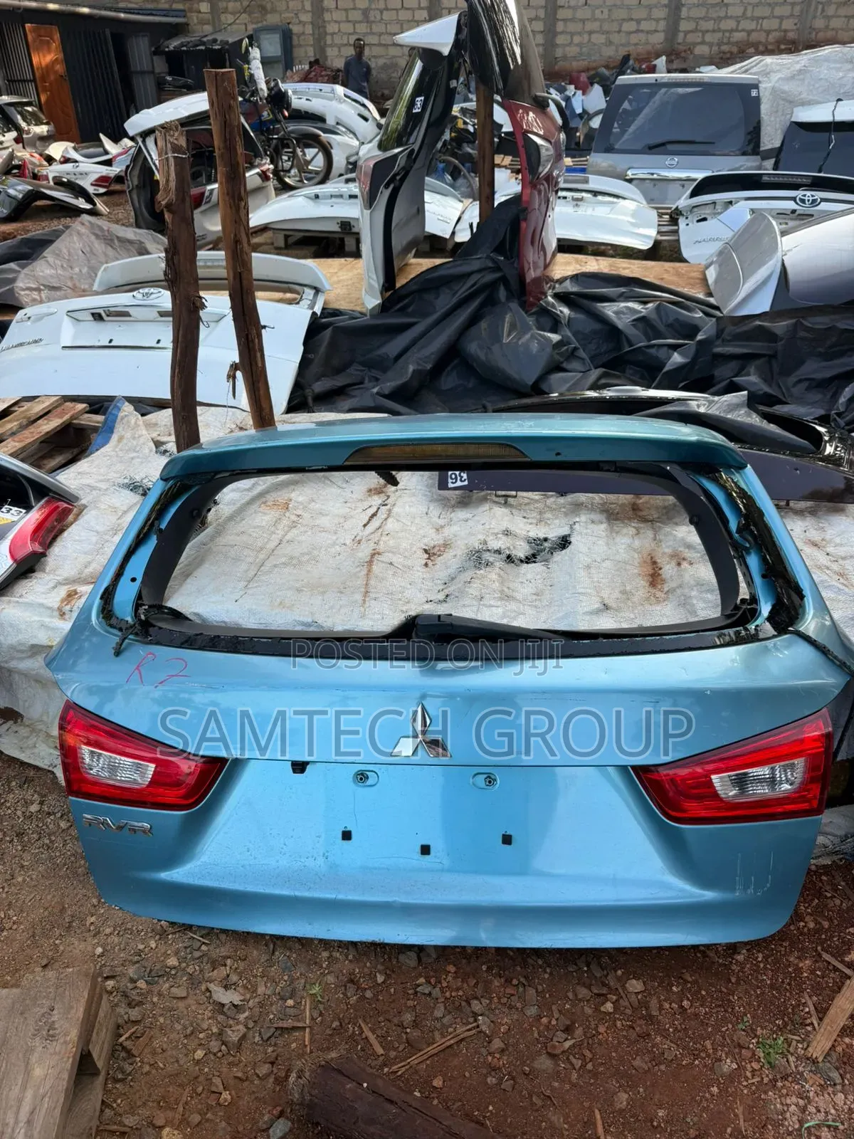 Mitsubishi RVR 2012 Boot Door