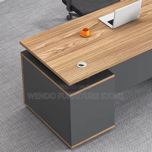 Office Desk; 1.4 Meters Executive Designed Top Notch Desk - thumbnail 3