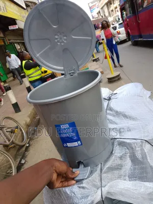 Pedal Dust Bin 10litres/Adix