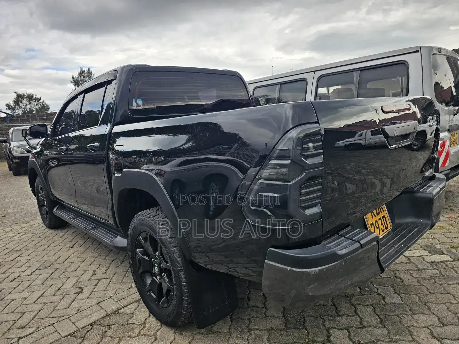 Toyota Hilux Revo Double Cab Deisel 2.4 AWD 2019 Black