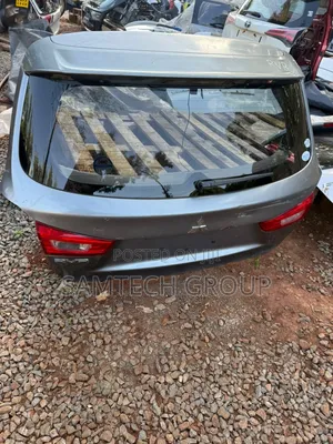 Clean Mitsubishi RVR Boot Door