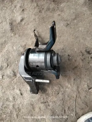 Original Ex Japan Toyota Fielder New Model Engine Mounting