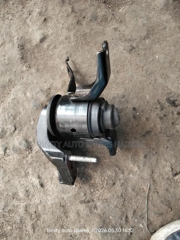 Original Ex Japan Toyota Fielder New Model Engine Mounting