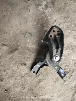 Original Ex Japan Toyota Fielder New Model Engine Mounting