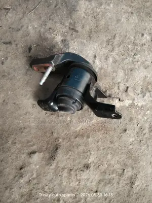 Original Ex Japan Toyota Fielder New Model Engine Mounting