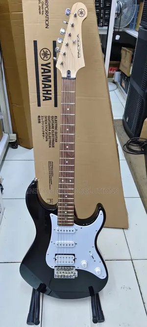 Yamaha Pac Oc12 Electric Guitar