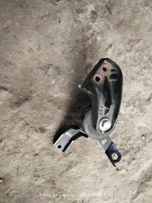 Original Ex Japan Toyota Axio New Model Engine Mounting