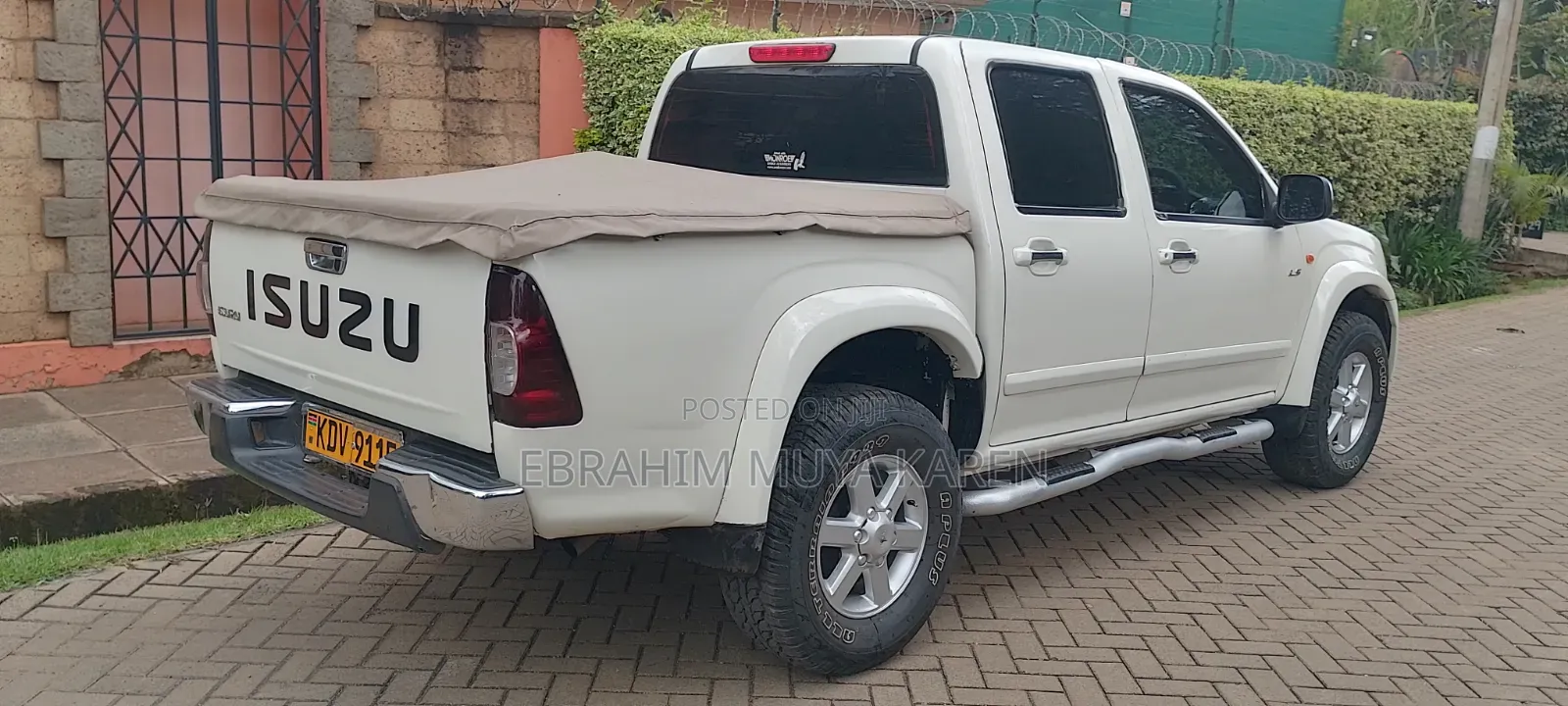 Isuzu D-MAX 2010 White