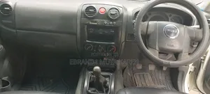Isuzu D-MAX 2010 White