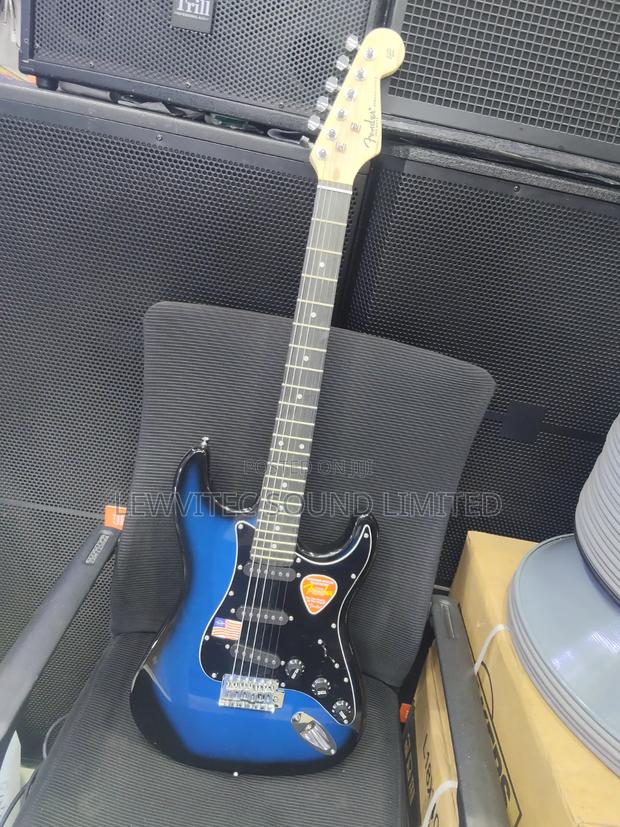 Fender Rythm Guitar - main view