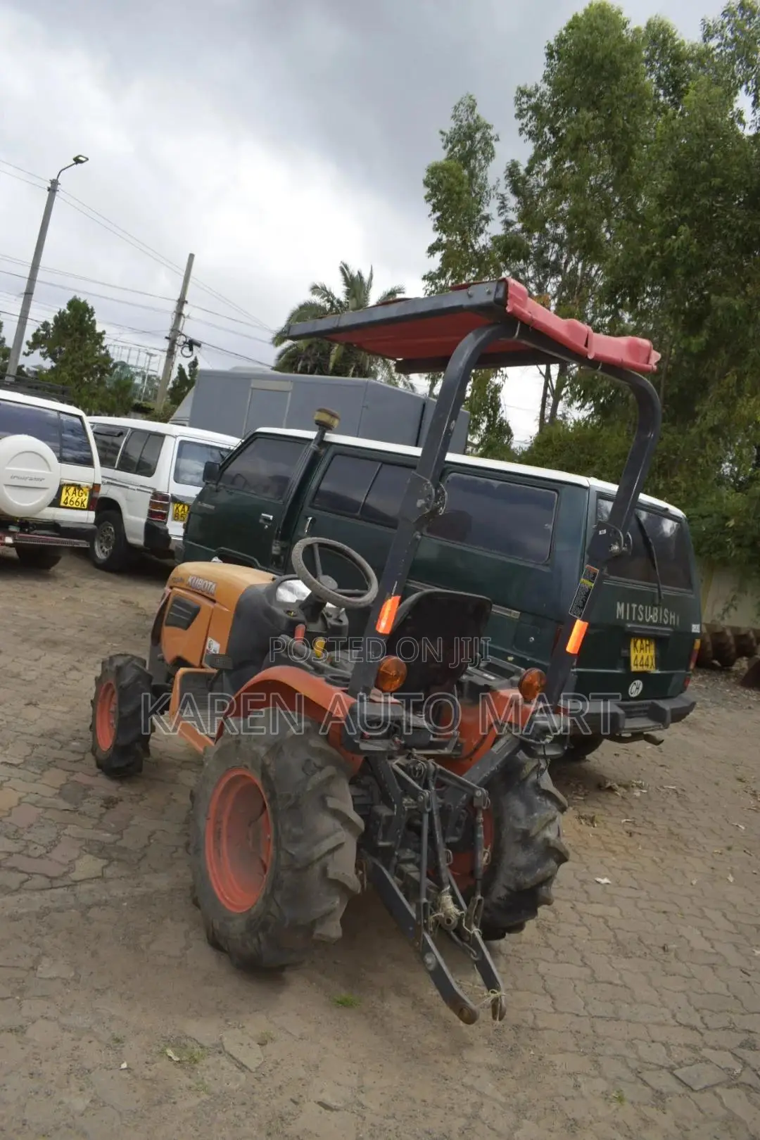 Kubota B2320