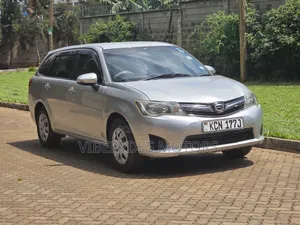 Toyota Corolla Fielder 2012