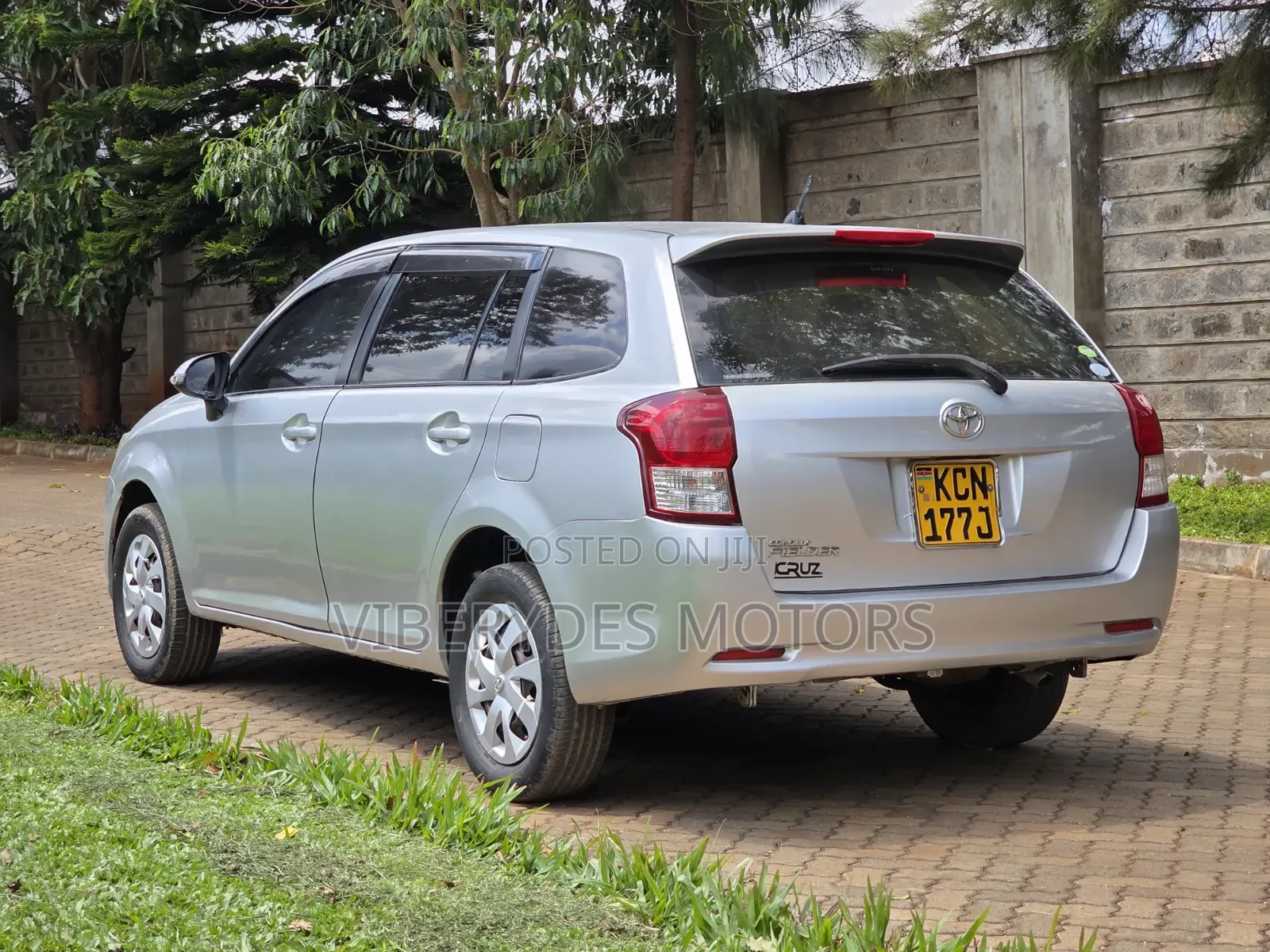 Toyota Corolla Fielder 2012