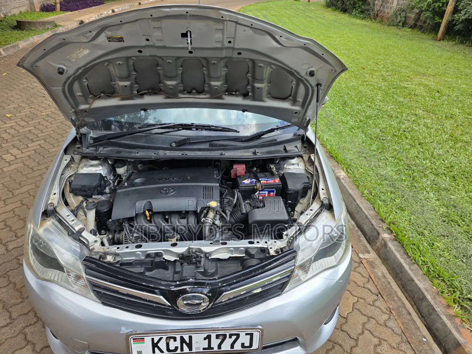 Toyota Corolla Fielder 2012
