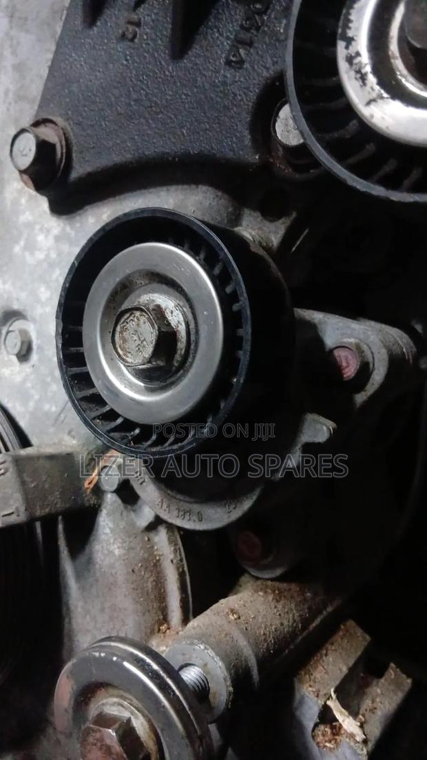 Tensioner 4b12