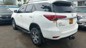 Toyota Fortuner 2017 White
