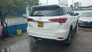 Toyota Fortuner 2017 White