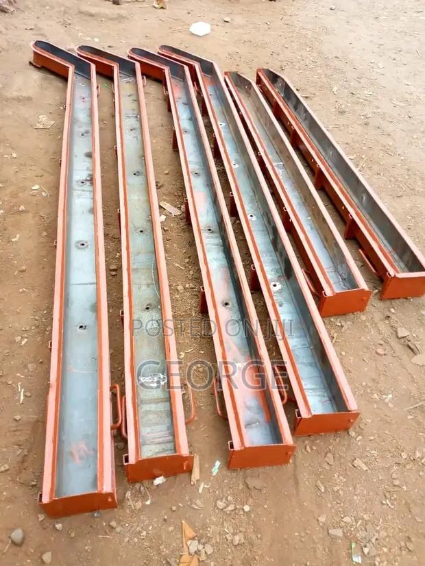 Mouldings. - main view