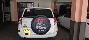 Toyota RAV4 V6 2009 White