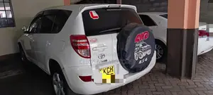 Toyota RAV4 V6 2009 White