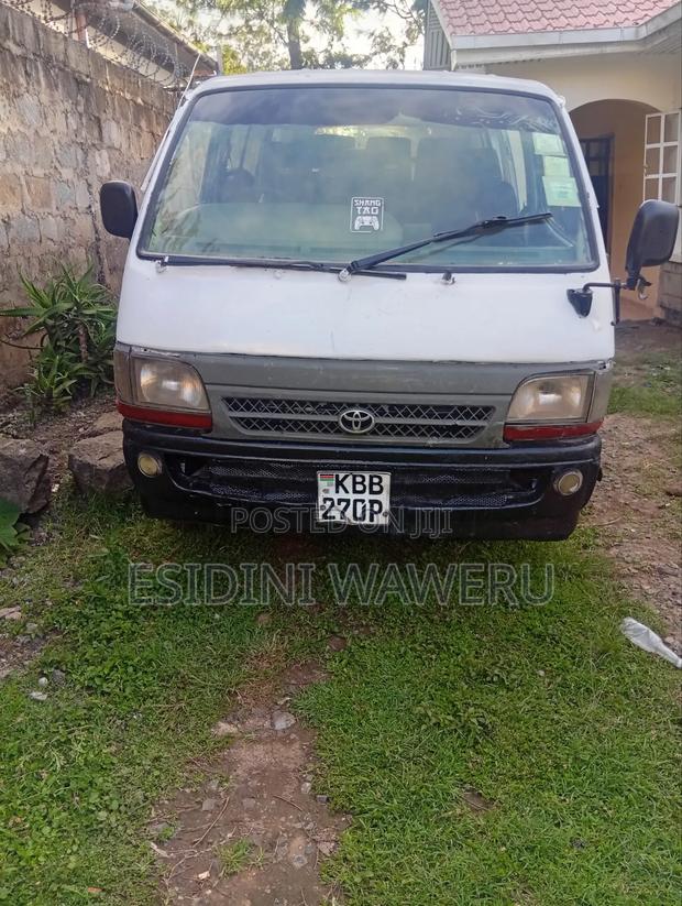 Toyota HiAce 1993 White