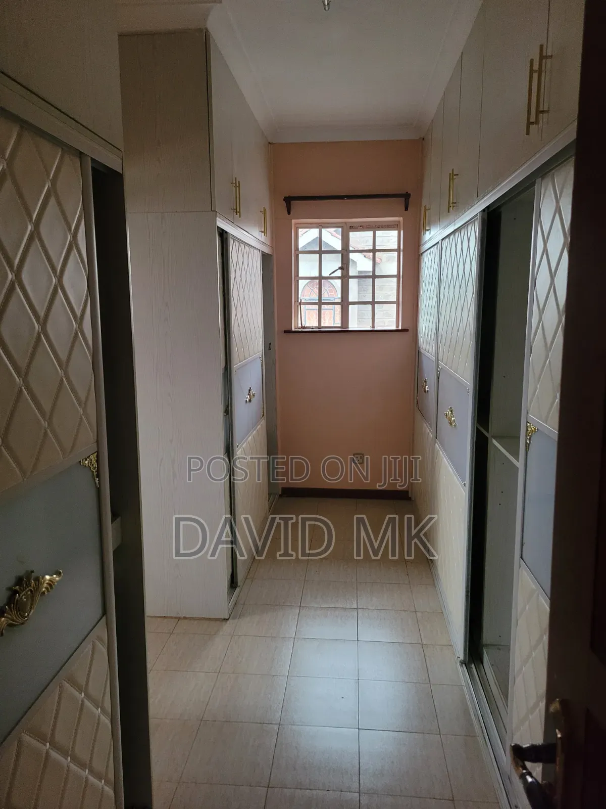 5bdrm Maisonette in Sukari for sale