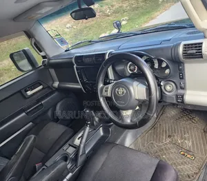 Toyota FJ Cruiser 2011 Black