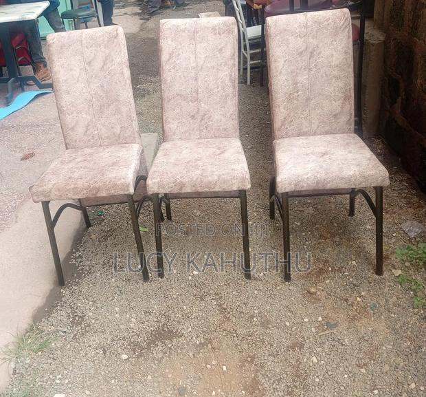 Lovely Dinning Chairs With Powder Coating Finish