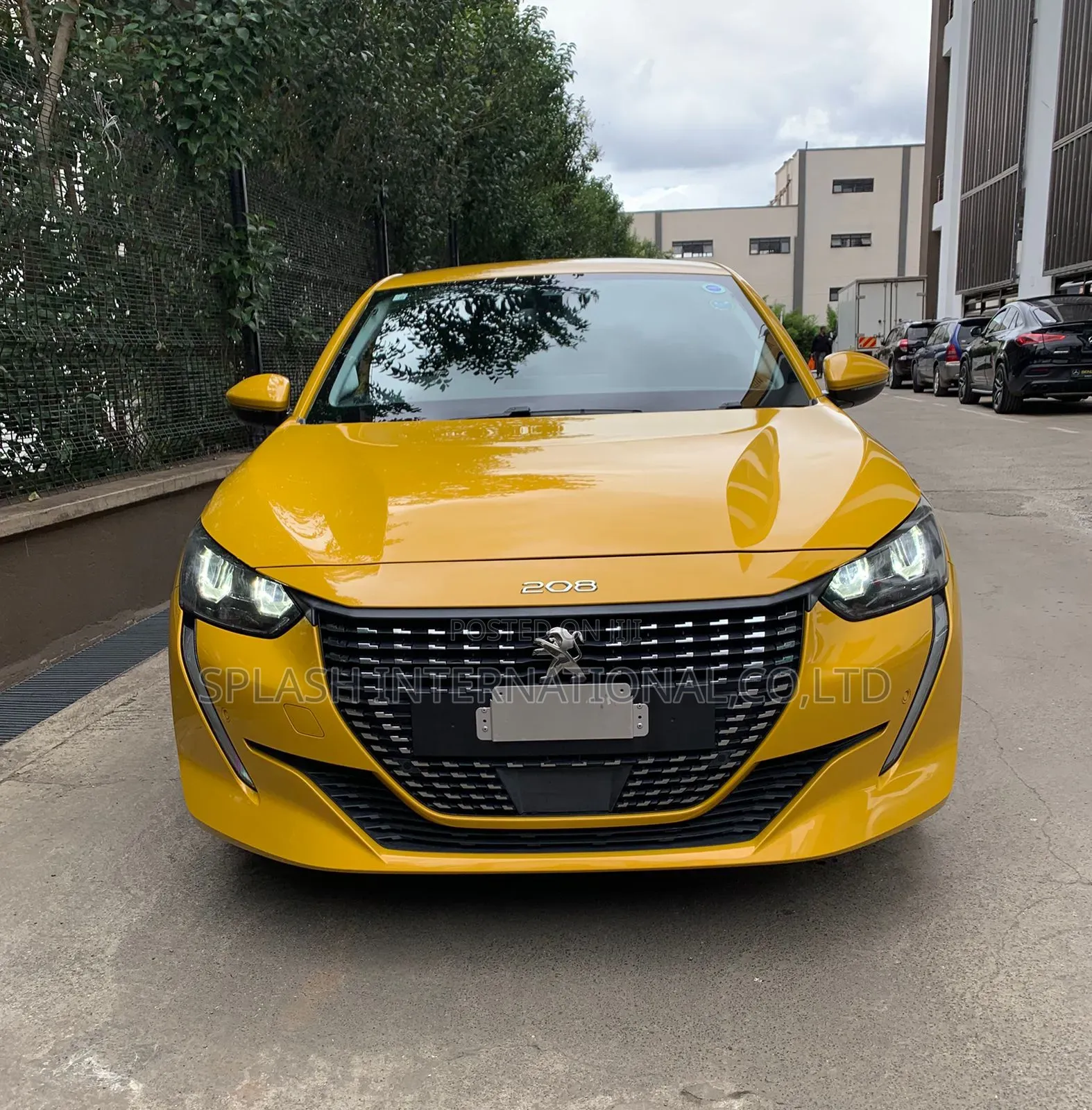 Peugeot 208 2020 Yellow