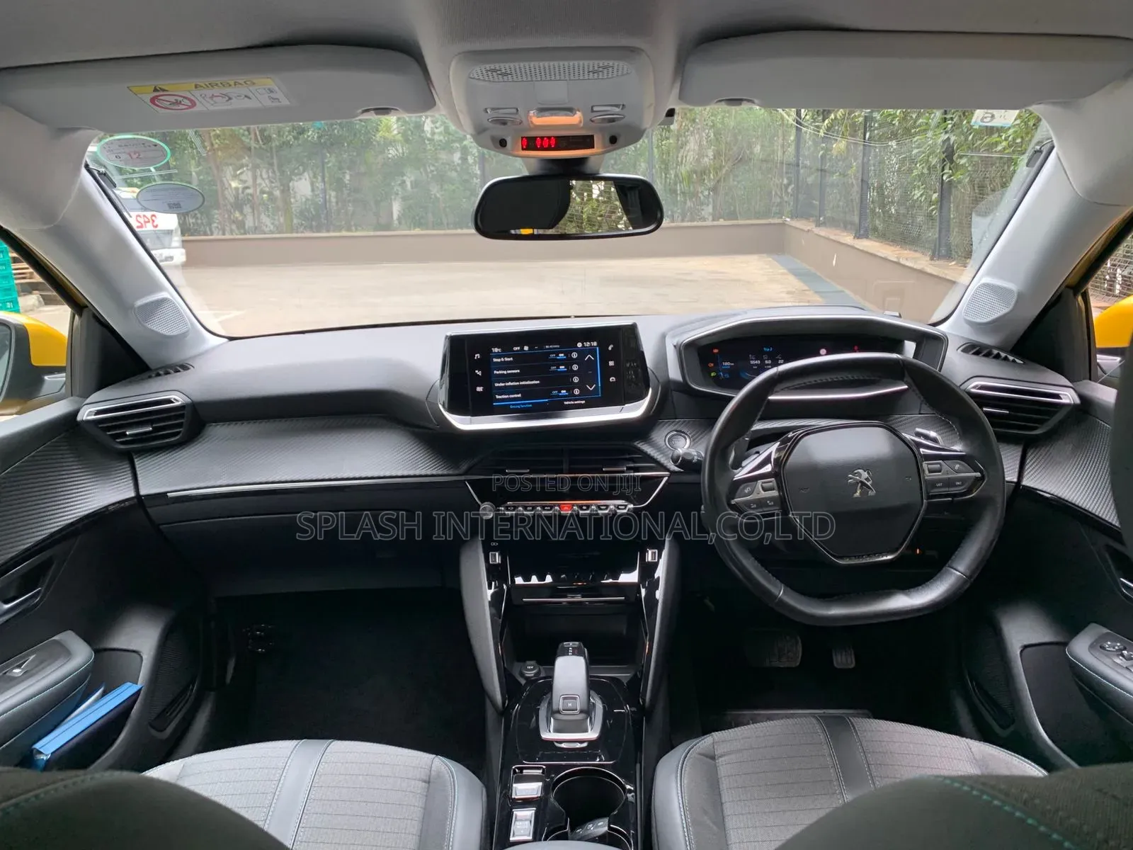 Peugeot 208 2020 Yellow