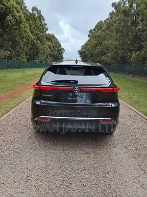 Toyota Harrier 2.0 2020 Black