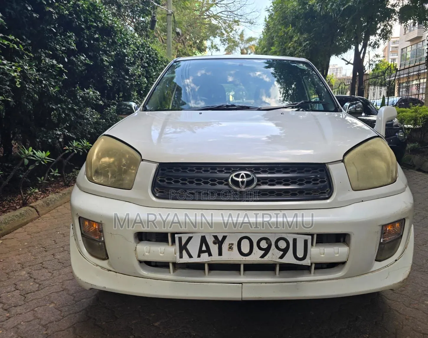Toyota RAV4 Automatic 2000 White