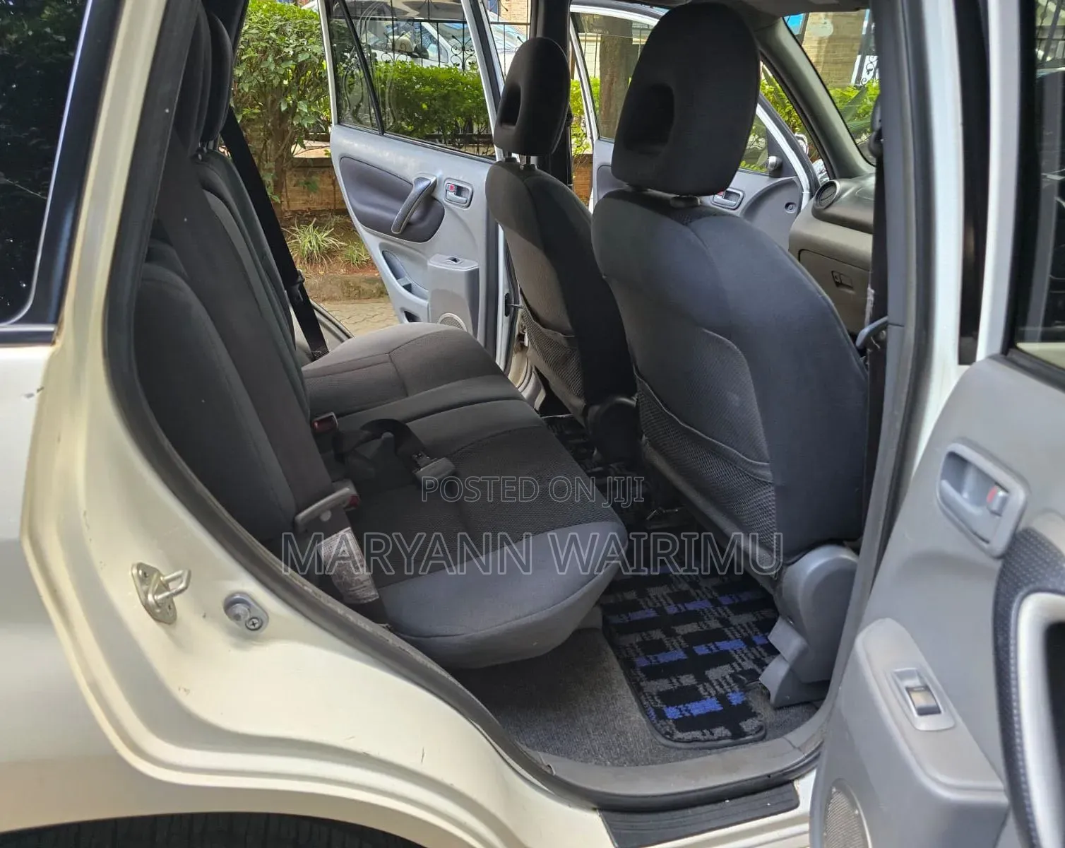 Toyota RAV4 Automatic 2000 White