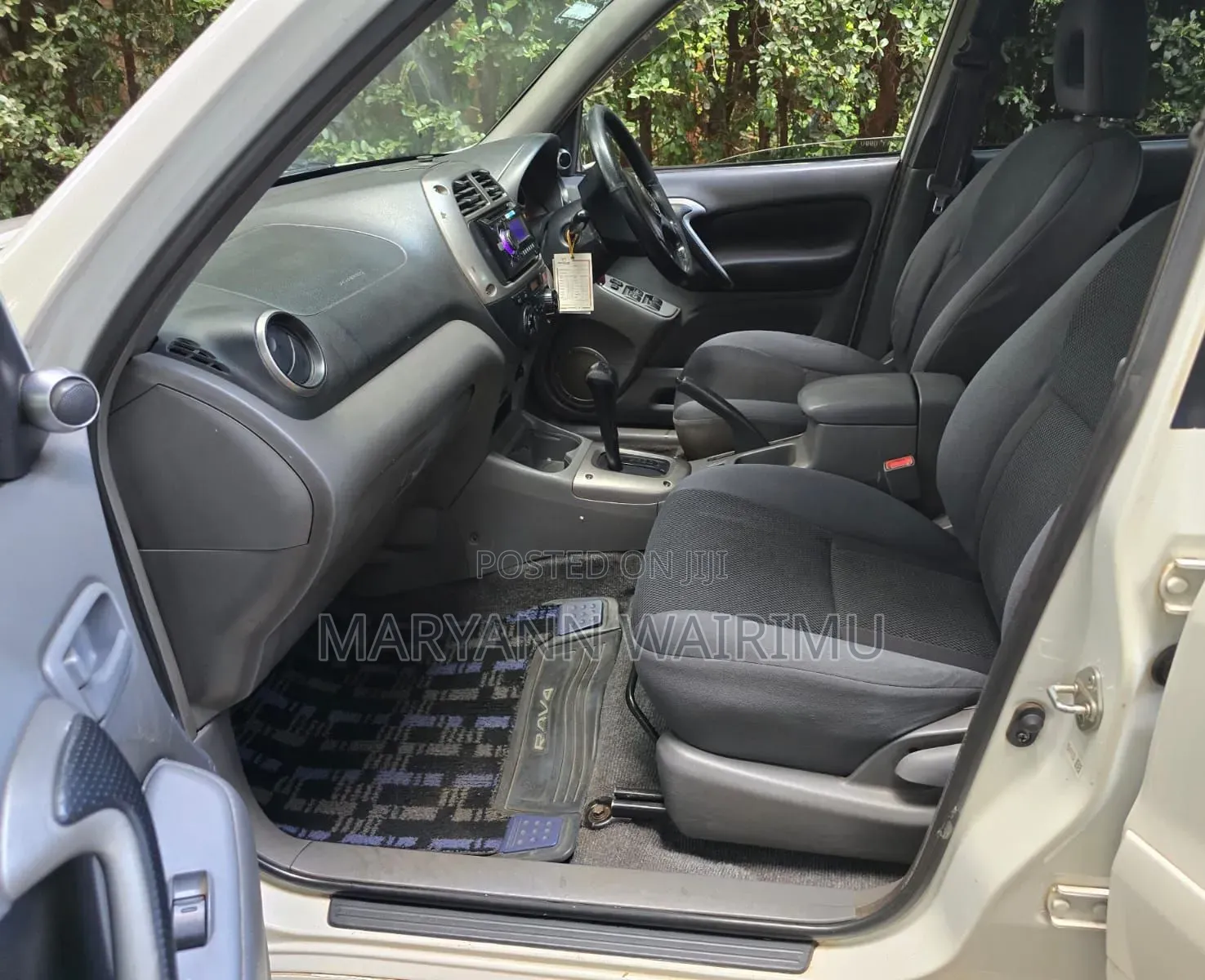 Toyota RAV4 Automatic 2000 White
